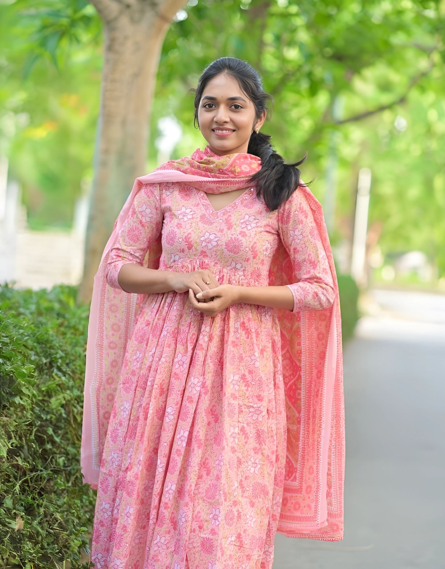 Empire Neckline Jaipuri Blockprint Dupatta Set- Gulabi Paridhan