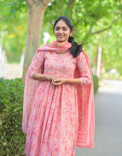 Empire Neckline Jaipuri Blockprint Dupatta Set- Gulabi Paridhan