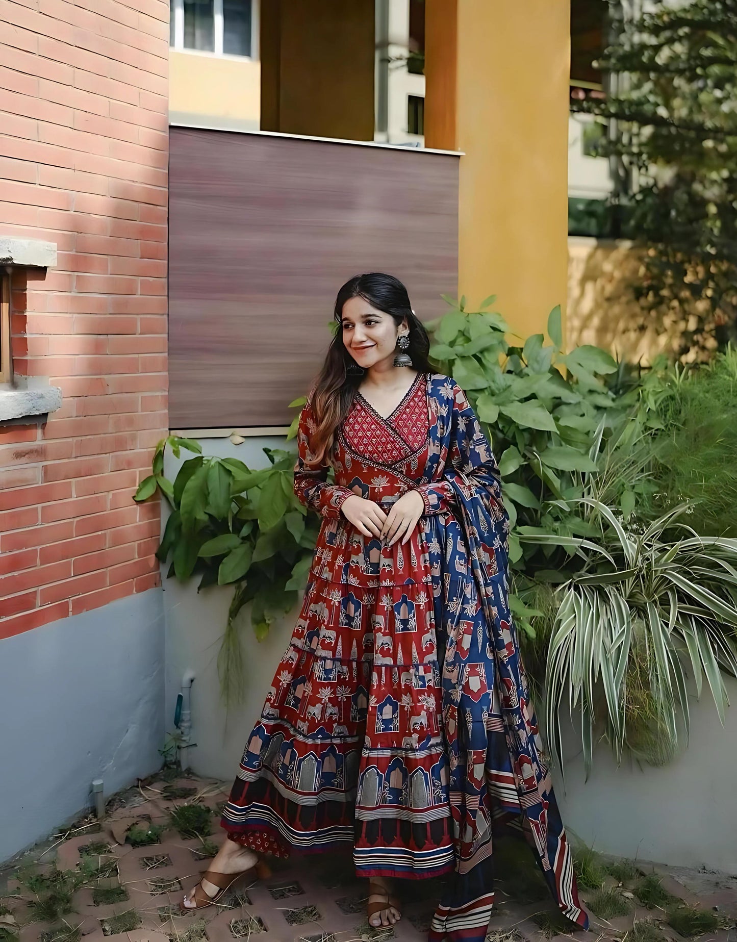 Rajwaadi Regal Anarkali Set-Gulabi Paridhan