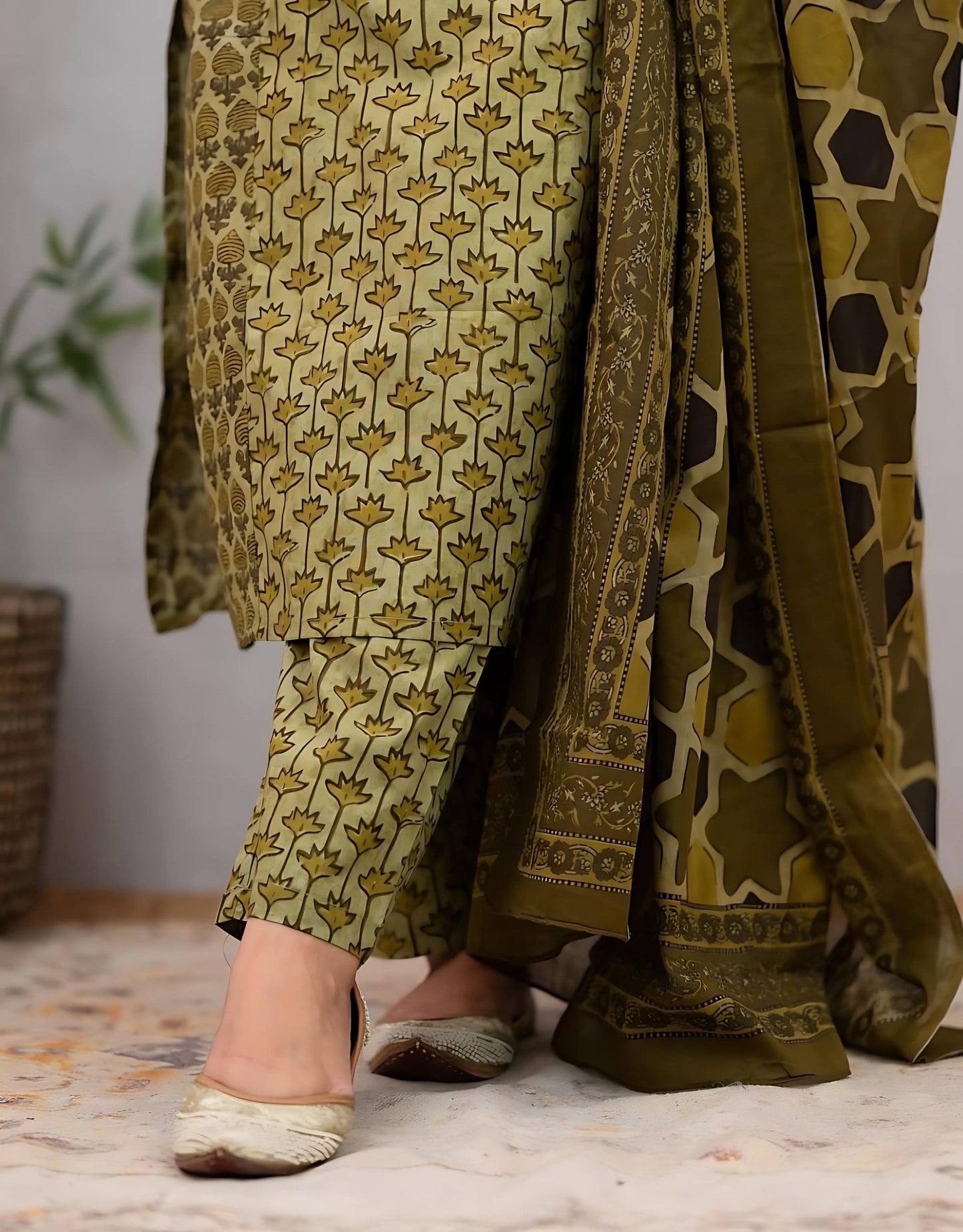 Ridhvi Classic Ajrakh Straight Pant Set-Gulabi Paridhan
