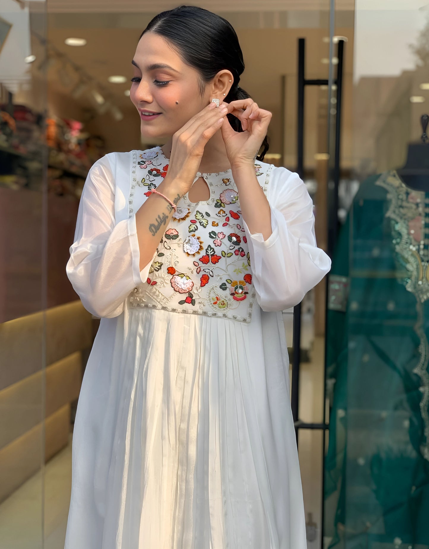 White Rose Embroidered Kurta and Dupatta with pant- Gulabi Paridhan