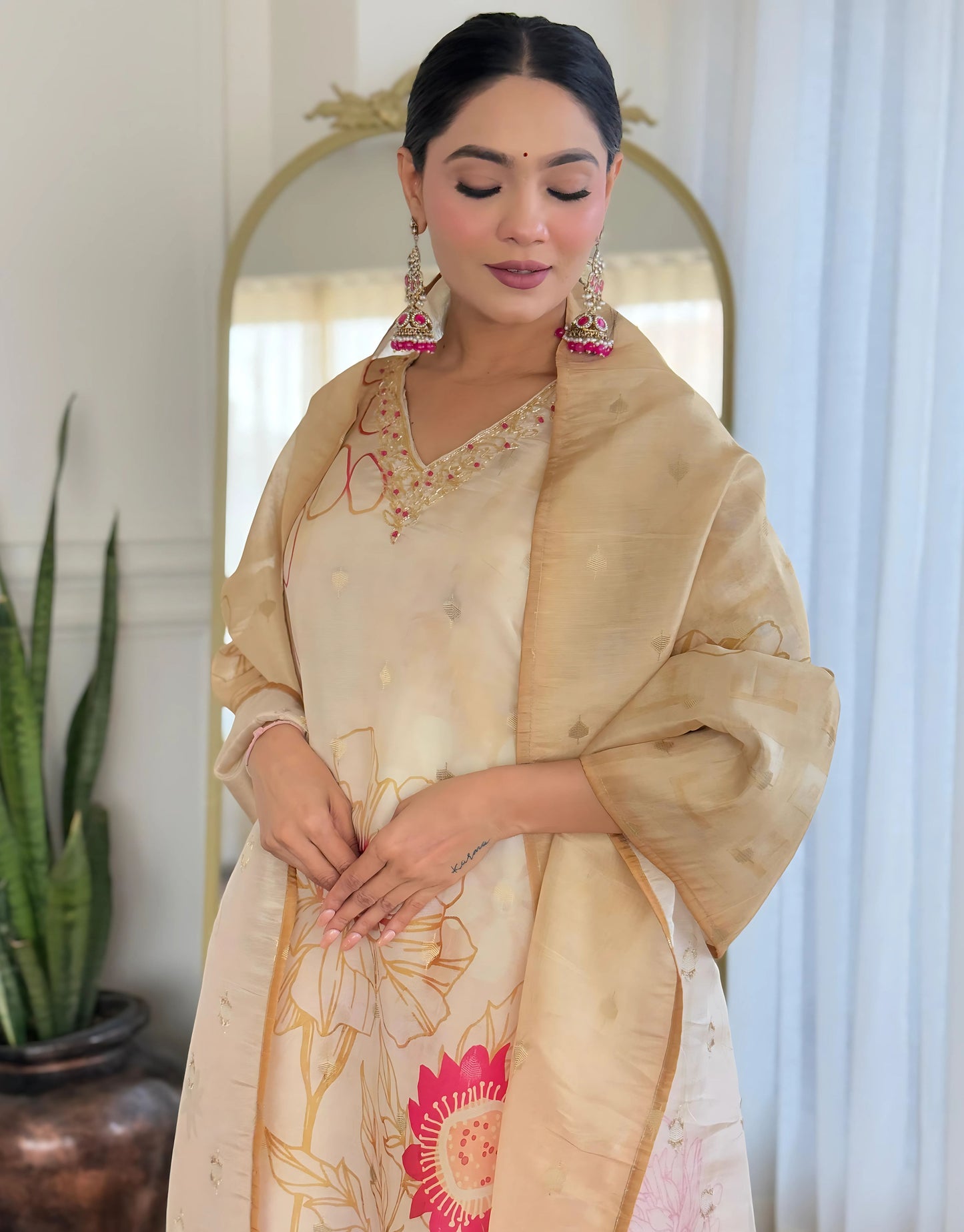 Nimisha Embroidered Floral Designer Kurta Set- Gulabi Paridhan