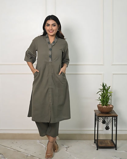 Monochromatic Pure cotton Embroidered Kurta Pant 2 Pc. Set- Gulabi Paridhan
