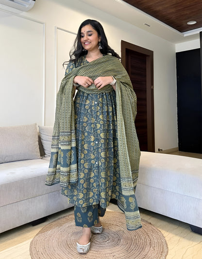 Stylish Printed Balloon Sleeved 3 Pc. Kurta Set
